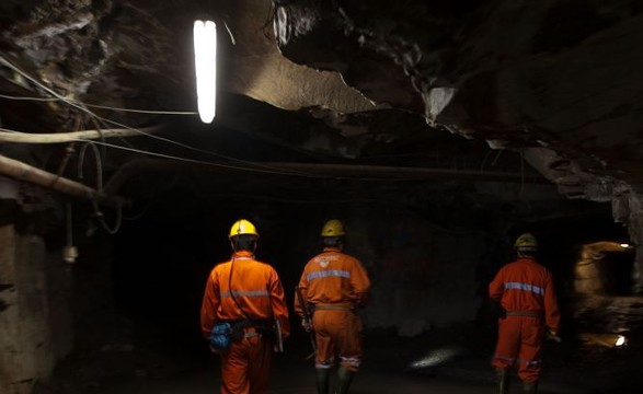 Mineiros soterrados numa mina alemã após explosão