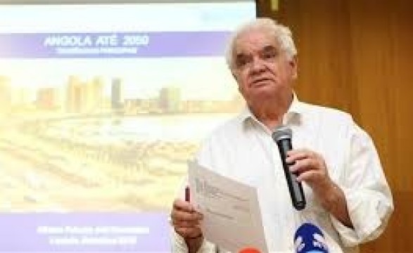 UCAN concede título de doutor honoris ao professor Alves da Rocha
