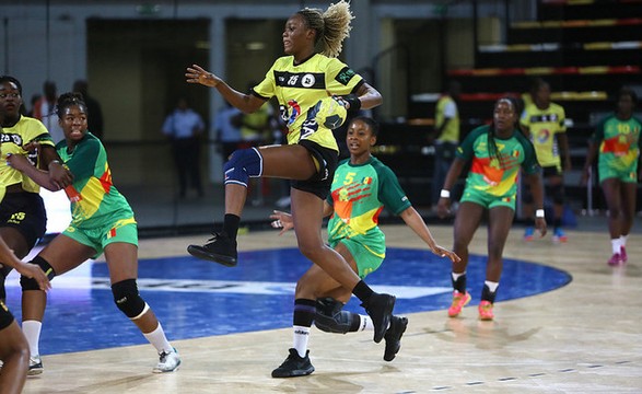 Meninas do andebol voltam a jogar esta noite e buscam a terceira vitória 