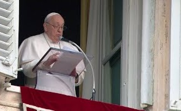 Papa no Angelus: Jesus é o