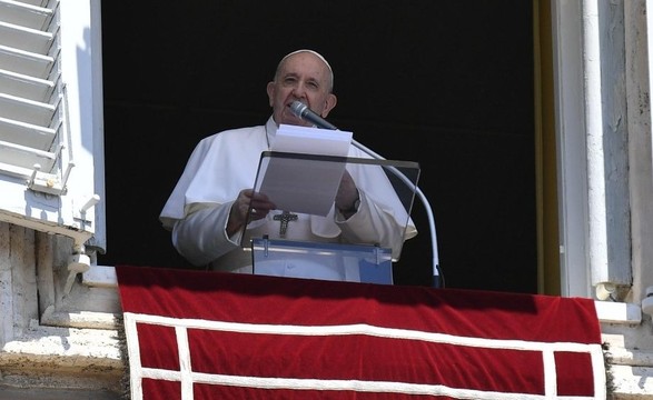 Papa no Angelus: a prática do bem sempre vem à luz