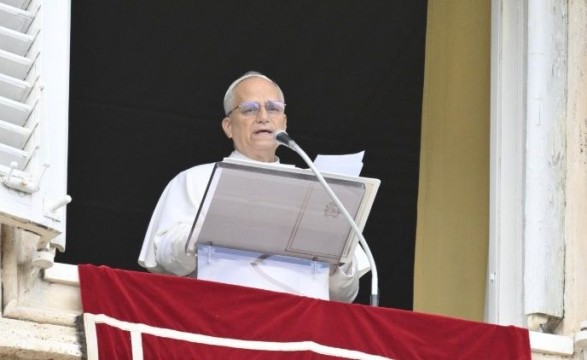 Papa no Angelus: não se pode rezar a Deus como “Pai” e depois ser duro com os outros
