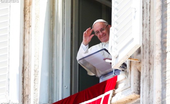 Com Jesus, a alegria nasce e renasce, “A graça em primeiro lugar” Papa no Angelus