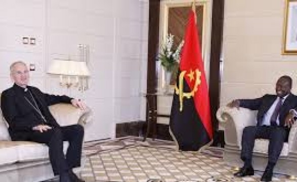 Vice - presidente e Núncio em Angola abordam relações de cooperação entre a igreja e o executivo