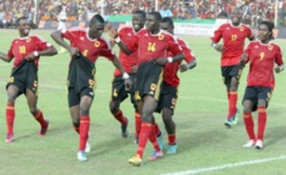 Angola empata com Senegal