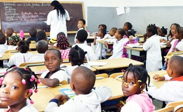 Federação nacional de professores defende a anulação do presente ano lectivo