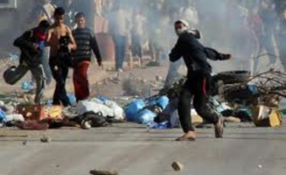 Argélia: 70 feridos em dia de eleição presidencial