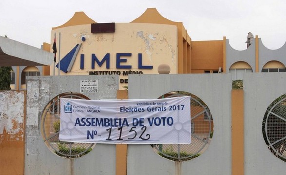 CNE preocupada com o vandalismo dos dísticos com a localização das assembleias de voto