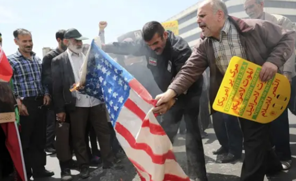 Irã ataca bases militares usadas pelos EUA no Iraque e eleva temor de conflito