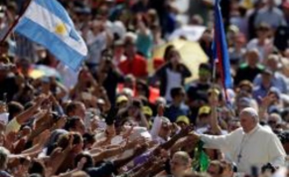 Igreja não é uma ONG, mas família aberta a toda a humanidade
