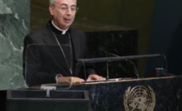 Arcebispo Mamberti defende desarmamento nuclear e expressa preocupação pela situação no Oriente Médio