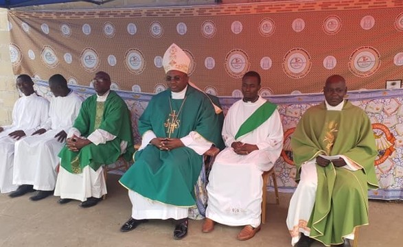 Bispo de Cabinda exorta famílias a prepararem bem futuro dos filhos