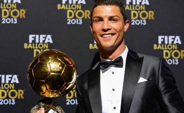 Bola de ouro volta para as mãos de Cristiano Ronaldo