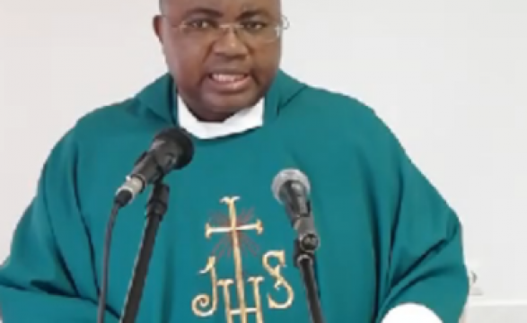 Bispo de Cabinda alerta: “ Há cristãos que não manifestam acção durante as celebrações religiosas”