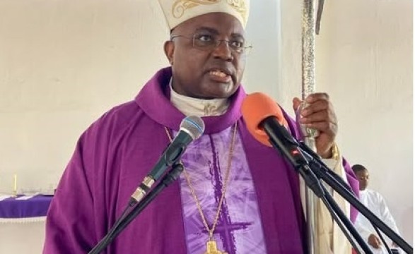Bispo de Cabinda crítica detentores de poder que se revestem de farsa para prejudicar o próximo