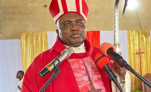 Bispo de Cabinda advertiu os assaltantes dos templos do senhor, dizendo que estão com os dias contados.