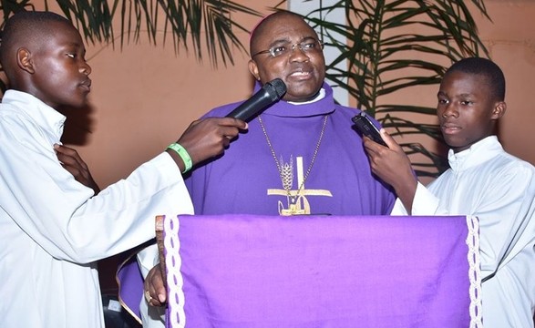 Bispo de Cabinda considera egoístas aqueles que roubaram o país