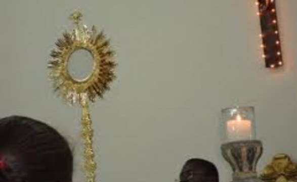 Comunhão e testemunho de fé em Jesus Cristo vivido na procissão do corpo de Deus