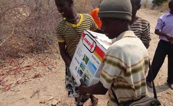 Mais de 40 toneladas de bens chegam a diocese do Namibe