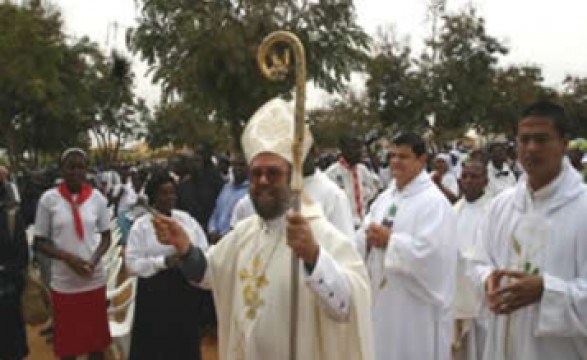 Viana encerra 1º simpósio diocesano sobre a nova evangelização