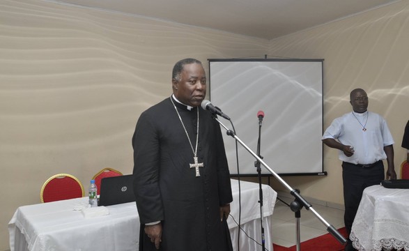 Arcebispo visita comunidades e paróquias da periferia 