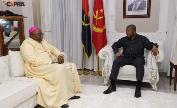 Bispo de Cabinda recebido em audiência pelo Presidente, situação social entre os assuntos abordados