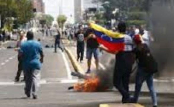 Bispos venezuelanos pedem fim da violência e defesa de Estado de Direito