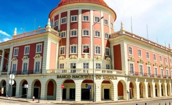 BNA insta bancos comerciais a concederem créditos à economia