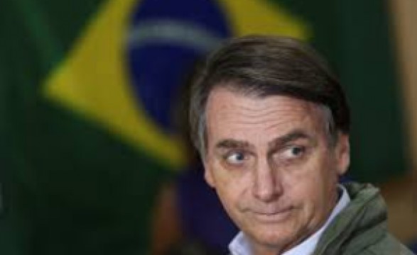Bolsonaro é alvo de protestos 2 dias após eleição