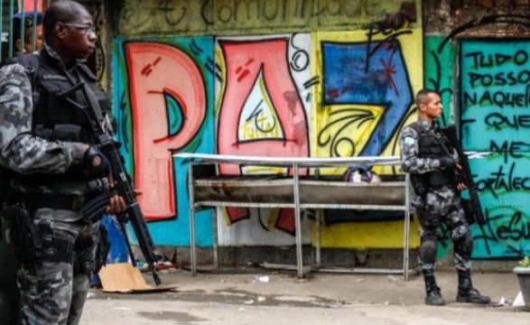 Cinco mortos em operação policial antes de ocupação de favelas no Rio