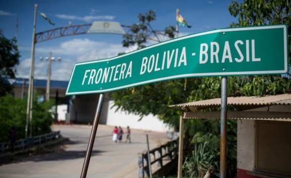 Estado brasileiro do Acre declara emergência devido a vaga de imigrantes ilegais