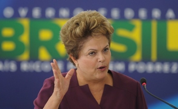 Dilma propõe referendo aos brasileiros