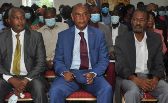 Samakuva e Chiwale acusam Chivukuvuku de deslealdade