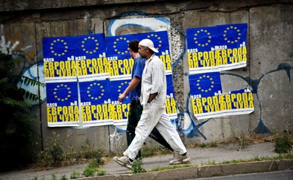 Londres pondera campanha para afastar potenciais imigrantes da Roménia e da Bulgária