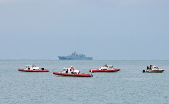 Rússia continua buscas por avião militar que caiu no mar negro