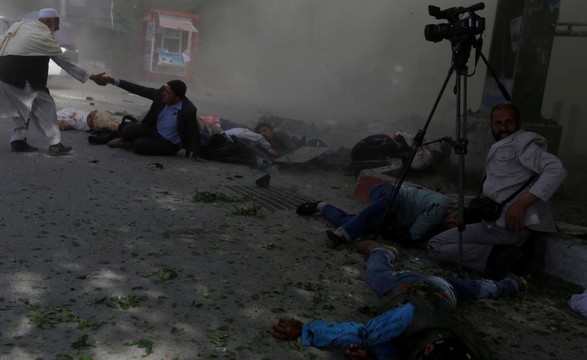 Jornalistas são alvo de duplo atentado em Cabul 