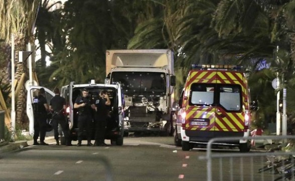 Atentado em Nice: pelo menos 80 mortos e 100 feridos