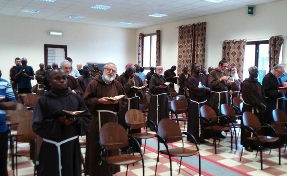 Encontro da africa ocidental reúne Frades capuchinhos 