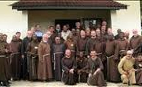 3ª Domingo de pascoa ordem dos Frades Menores Capuchinhos celebram 25 anos.