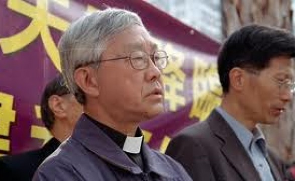 Cardeal junta-se a manifestantes em Hong Kong: “Não queremos ser escravos!”