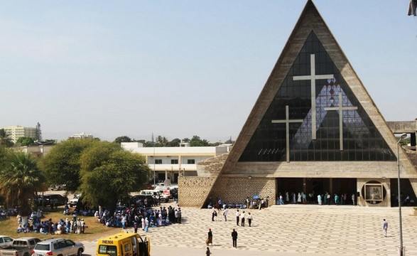 Catedral de Benguela pequena para ultima homenagem a Dom Óscar