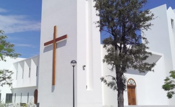 Catedral de Ondjiva pronta para acolher os fiéis 