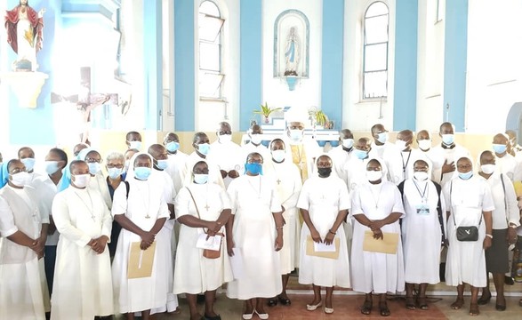 Novo ano Catequetico em Cabinda, D. Belmiro encoraja entrega das Consagradas