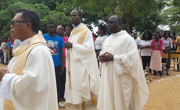 Catequistas de Viana chamados a combater o secularismo no dia a eles dedicado