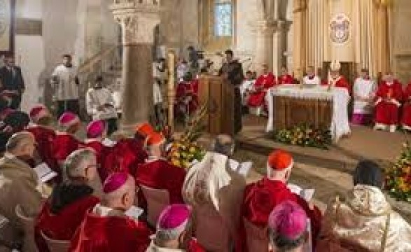 No Cenáculo de Jerusalém nasceu a Igreja e daí 