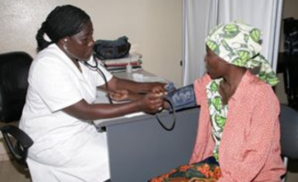 Governo investe 70,5 milhões de kwanzas em três postos de saúde