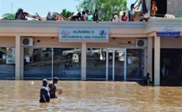 Seis pessoas resgatadas em Moçambique devido a cheias