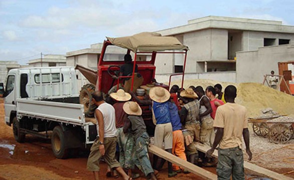 Empresas chinesas de construção acusadas de submeterem jovens angolanos a trabalhos forçados em Benguela