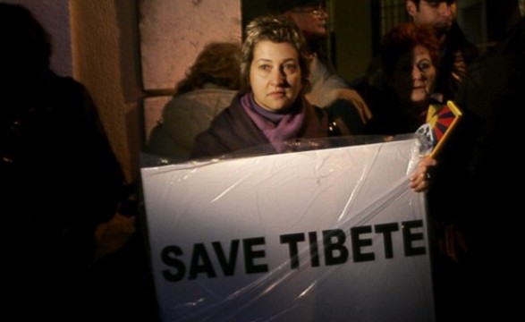 China prende sete camponeses que ajudaram tibetano a imolar-se