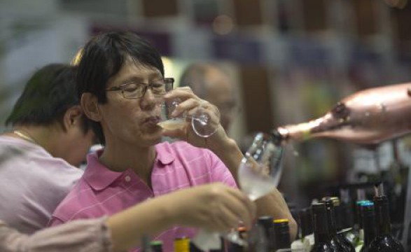 China abre investigação antidumping sobre vinhos importados da UE